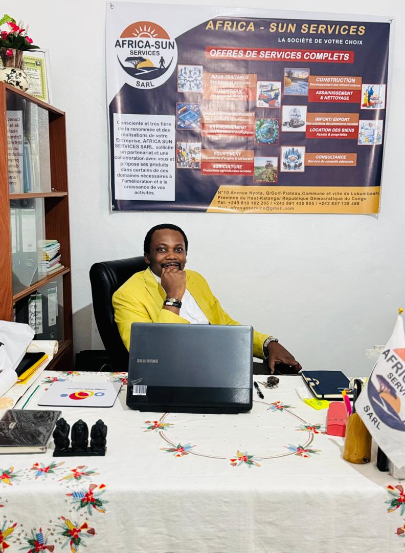 Le Directeur Général d'Africa Sun Services SARL en réunion